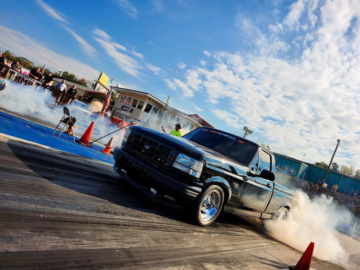Jason Long’s 1993 Ford F-150 Lightning at the dragstrip